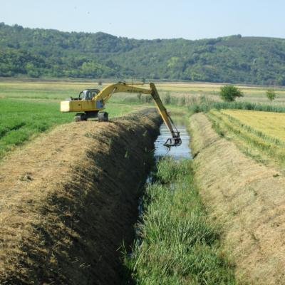 Tehničko i gospodarsko održavanje vodotoka I. i II. reda na branjenom području 16: područje malog sliva Baranja osim međudržavnih rijeka Drave i Dunava